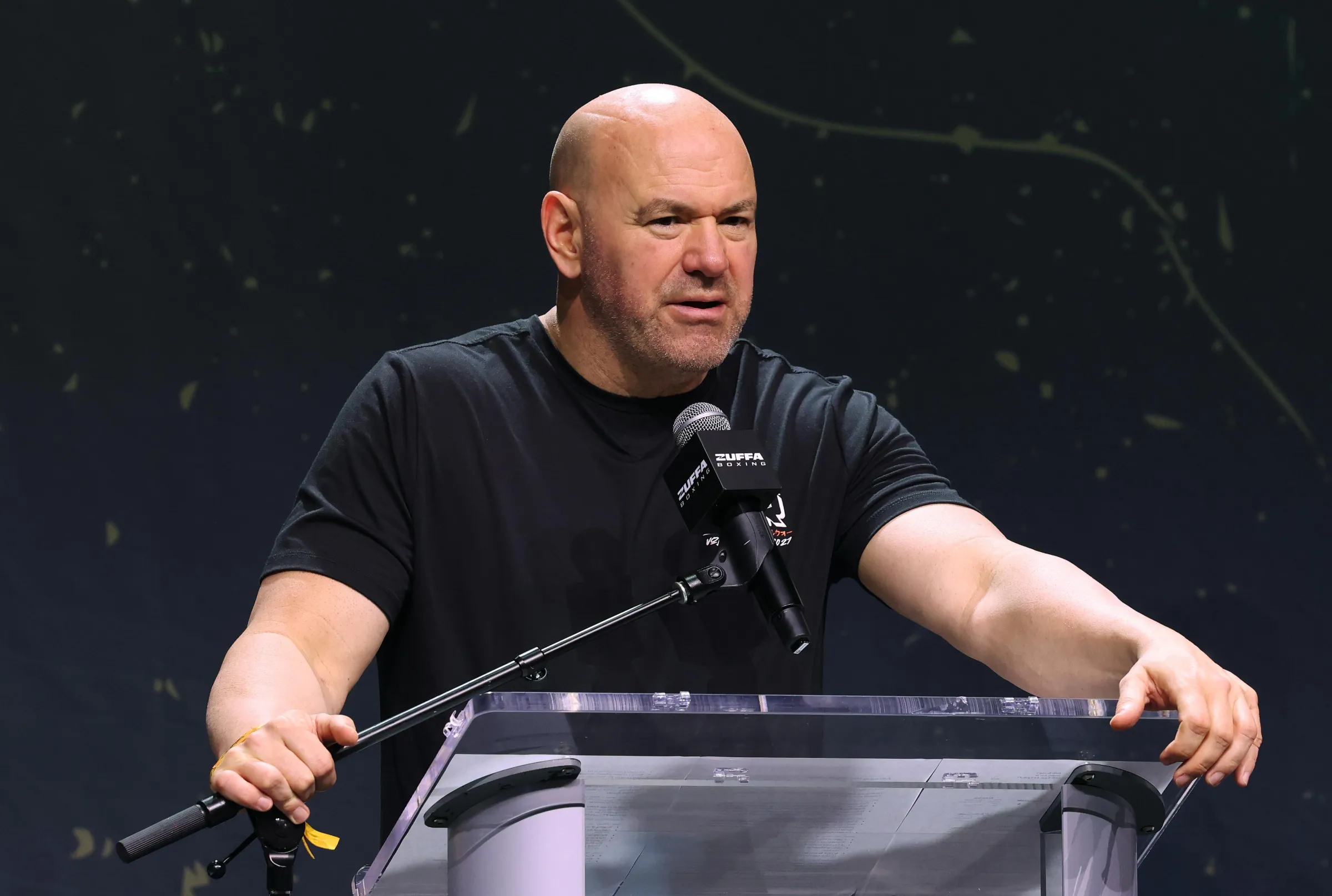 Dana White Choca Fãs com Previsão Desanimadora: Retorno de Conor McGregor Apenas em 2025 Após Grave Lesão no Joelho