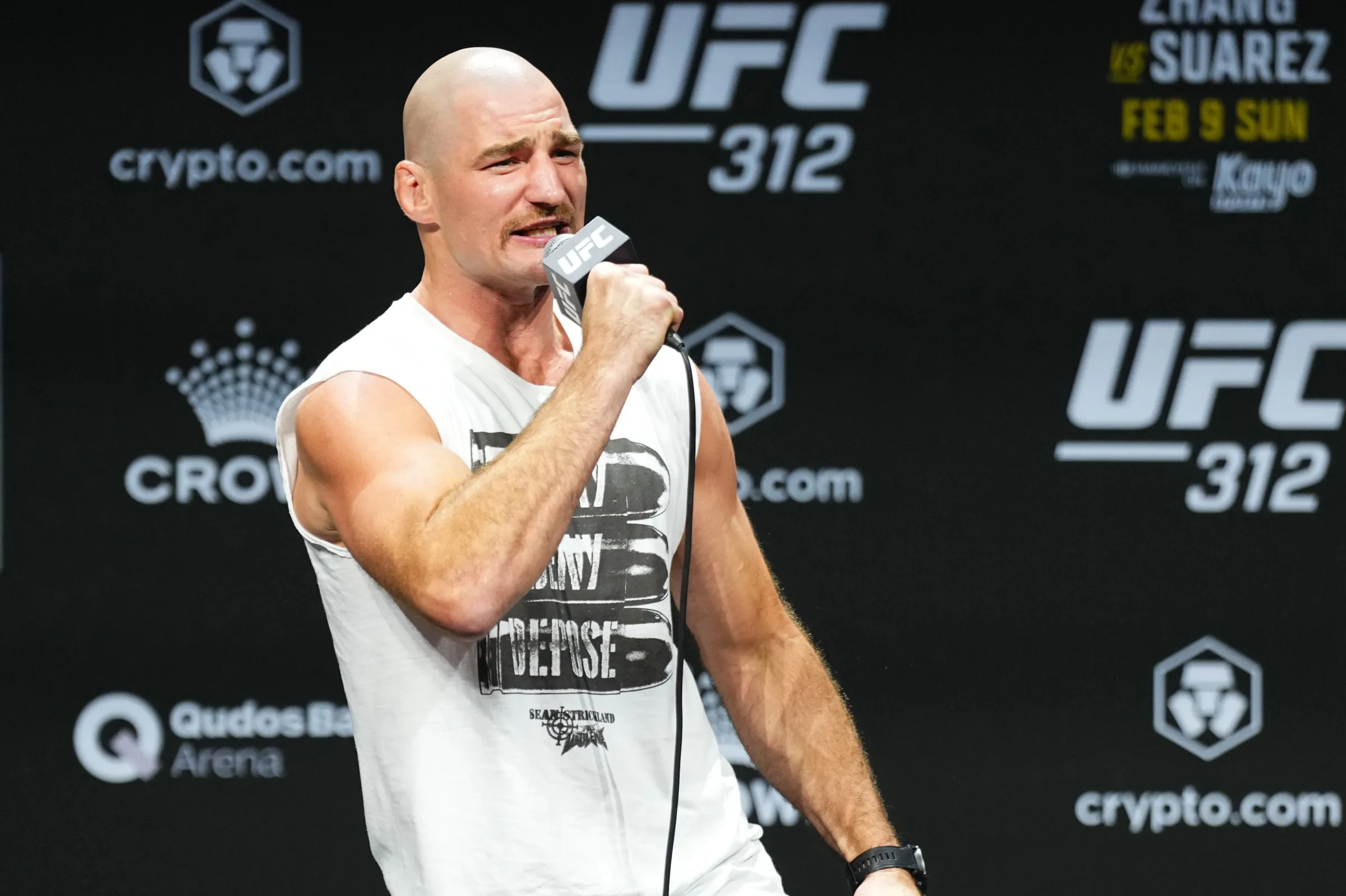 Sean Strickland Revela Incidente Chocante de Roleta Russa na Juventude, Detalhando Luta Contra Demônios Internos e Vício em Adrenalina