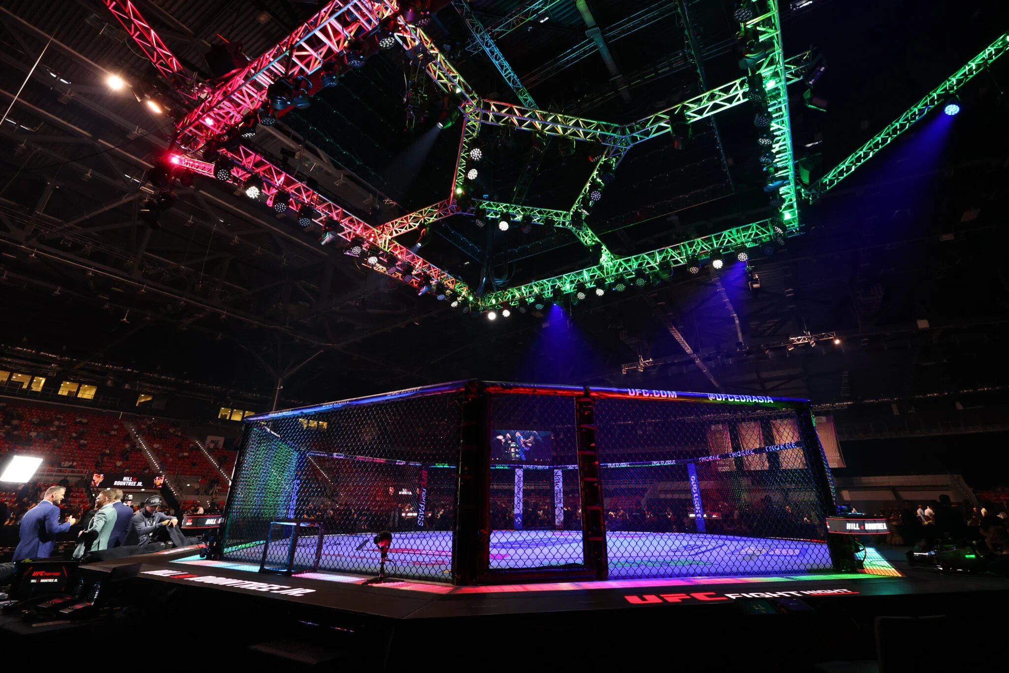UFC 329 Salvo: Farid Basharat Ganha Novo Oponente, John Garza, em Luta de Última Hora; Card Completo e Futuro do Atleta em Jogo!