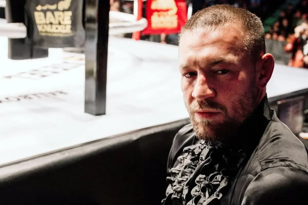 Conor McGregor Reaparece Após Grave Lesão no UFC 329 e Faz Promessa Sobre Futuro: ‘Voltarei Mais Forte!’