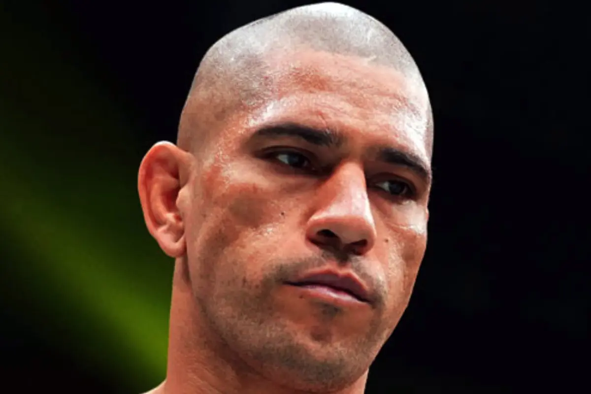 Valter Walker crava: Sergei Pavlovich ‘passaria o carro’ em Alex Poatan no UFC; entenda a análise impactante do peso pesado!