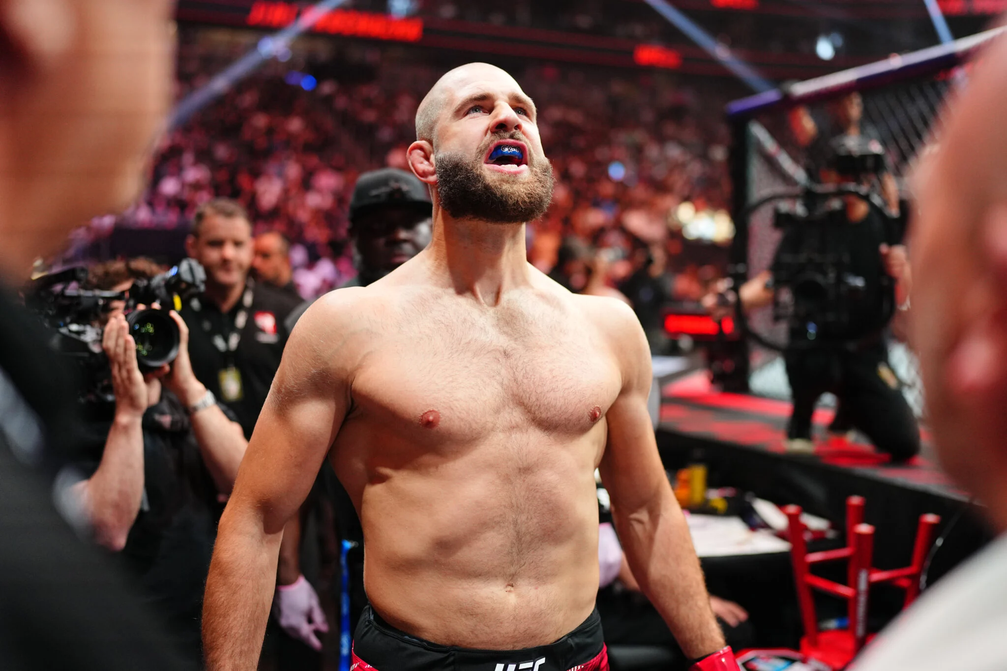 Jiri Prochazka revela oferta do UFC para luta contra Paulo Costa por cinturão interino, mas ‘Borrachinha’ nega e gera polêmica na categoria Meio-Pesado