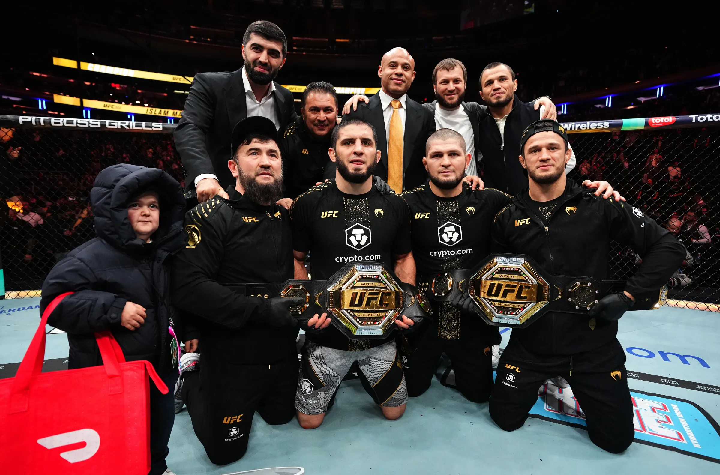 Islam Makhachev revela por que nunca enfrentará companheiros de equipe no UFC: ‘Somos todos irmãos’ e a postura de Dana White