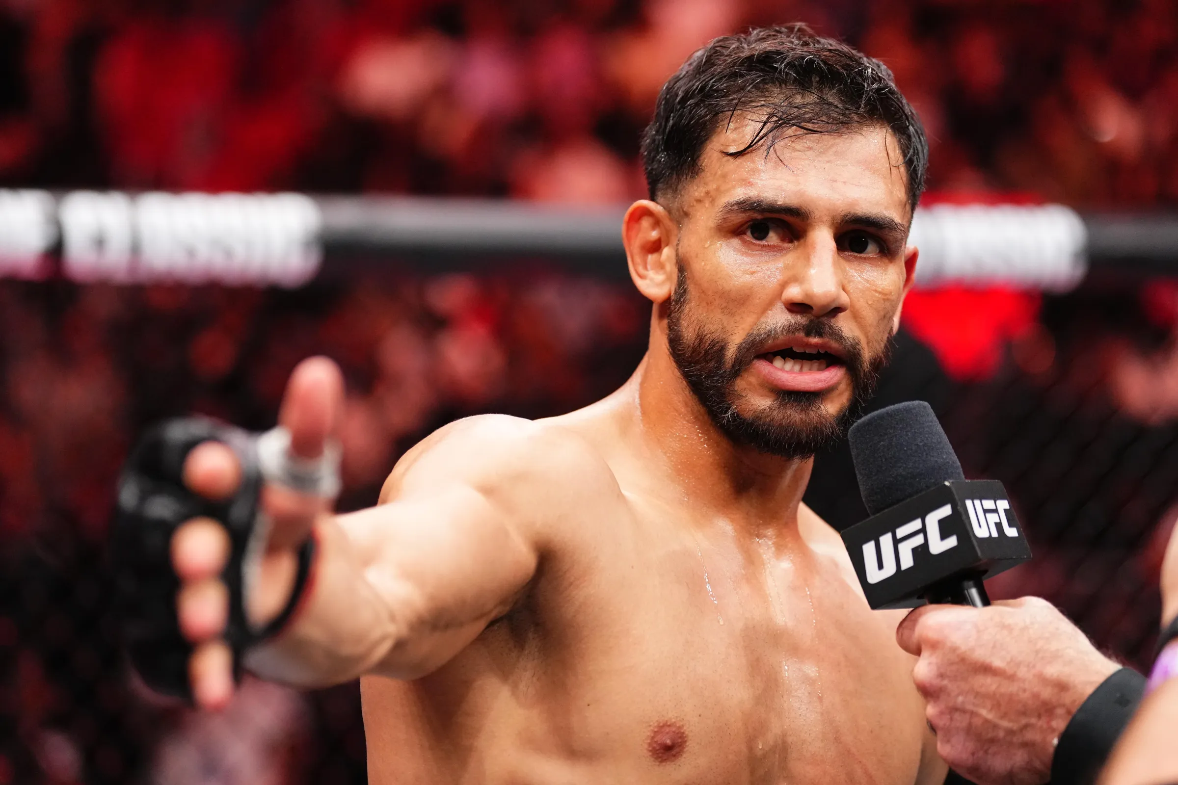 Yair Rodriguez Anuncia Saída do Noche UFC 2026 por Lesão e Deixa Luta Contra Jean Silva em Aberto, Impactando Ranking do UFC