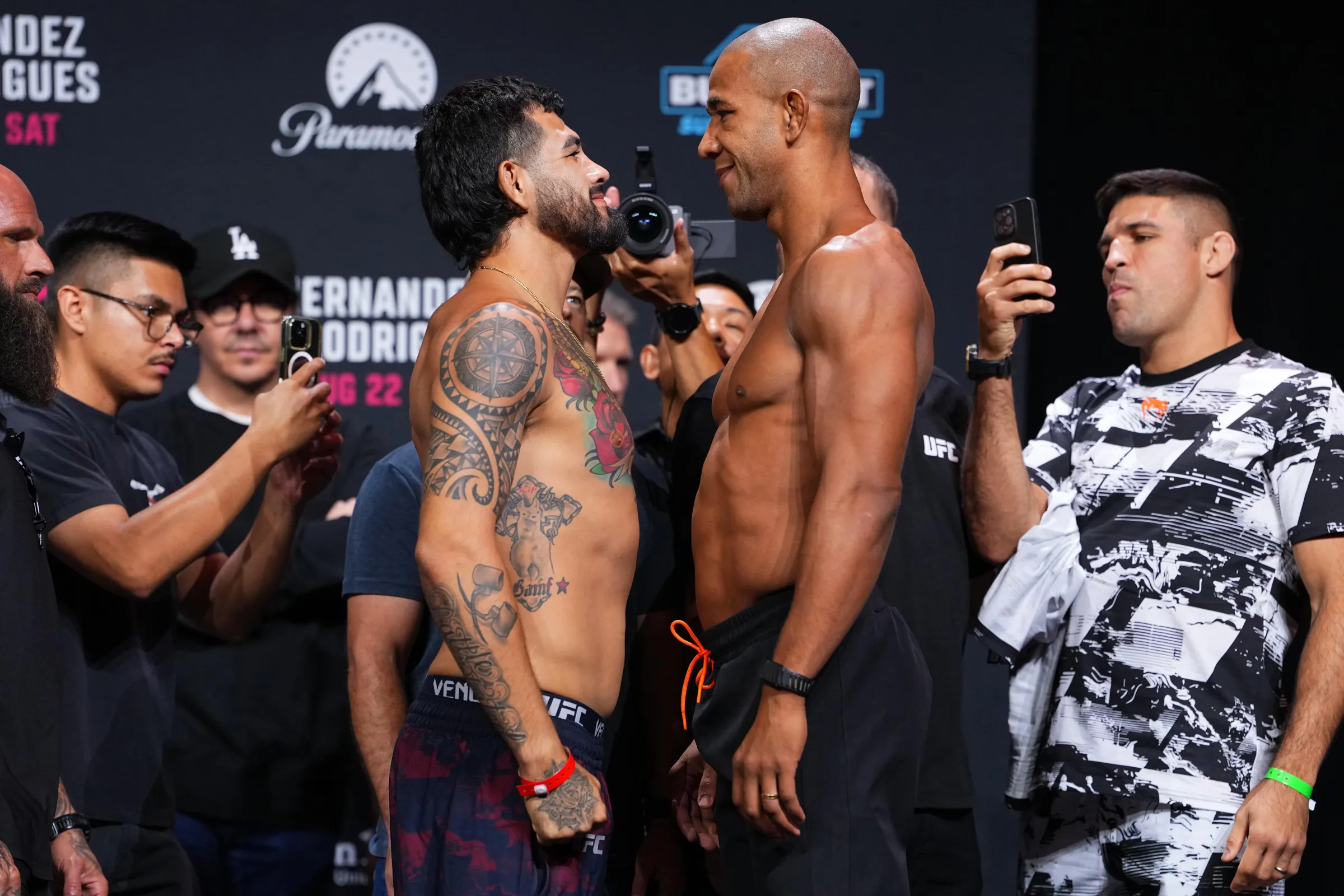 UFC Sacramento: Hernandez vs. Rodrigues – Destaques e o Card Completo das Lutas no Golden 1 Center!