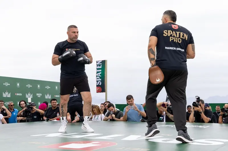 Lendas do MMA, Shogun e Glover, intensificam treino no Arpoador para o Spaten Fight Night: veja a preparação inédita!