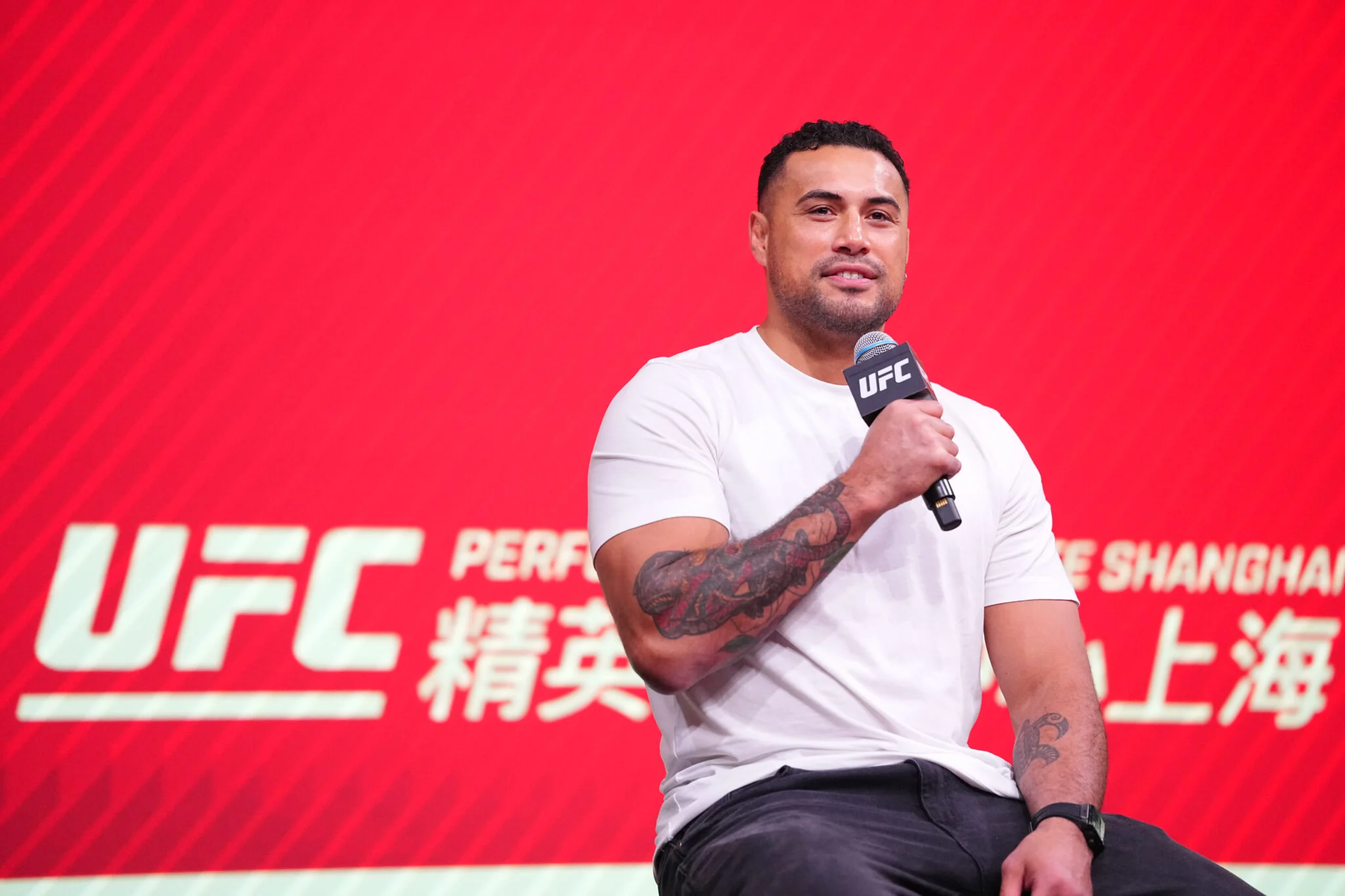 Carlos Ulberg Atualiza Retorno Após Lesão no Joelho e Rumores de Luta por Título Interino no Peso Meio-Pesado do UFC Ganham Força