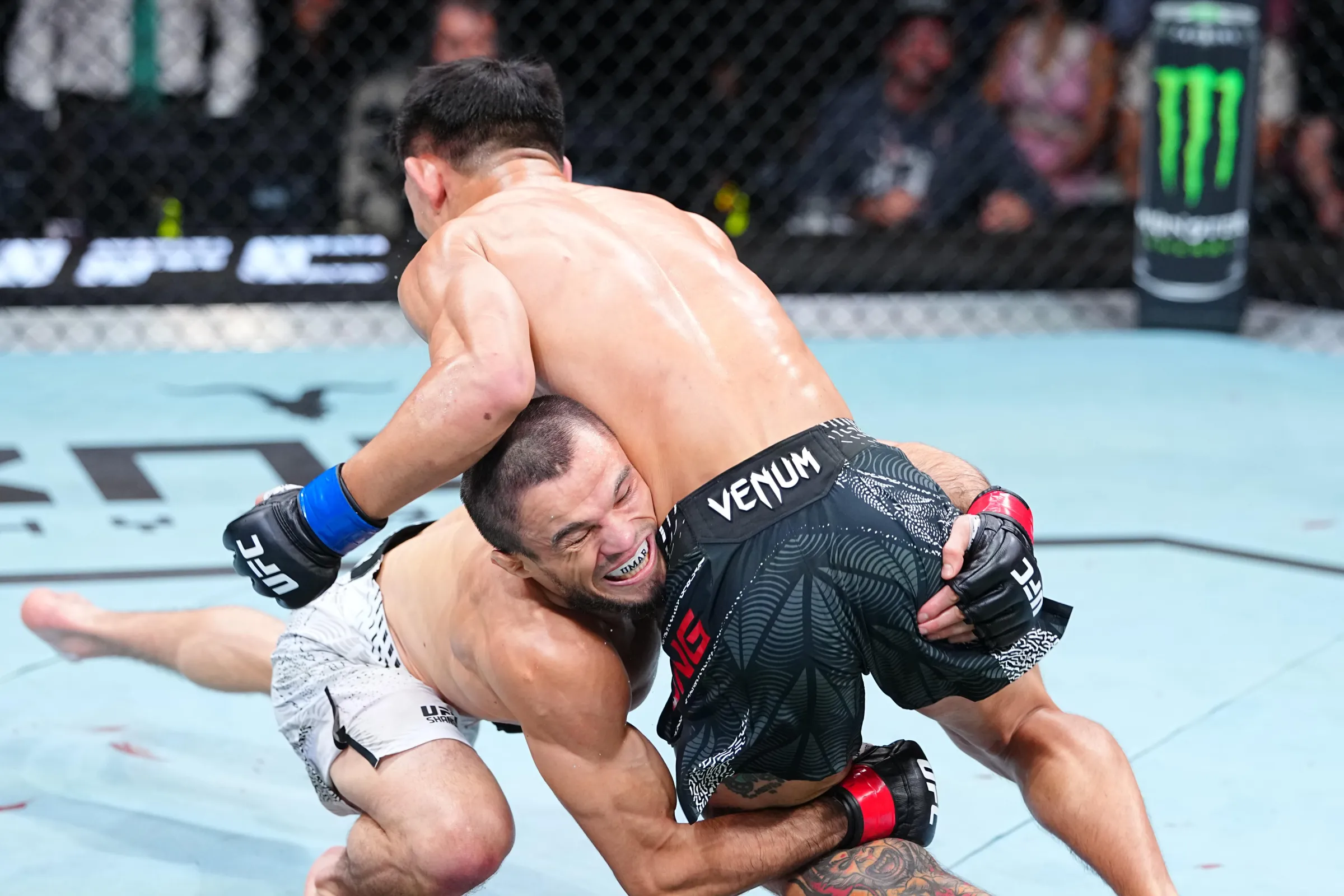 Henry Cejudo polemiza sobre nocaute de Song Yadong em Umar Nurmagomedov: ‘9 de 10 vezes, Umar venceria’, diz ex-campeão do UFC