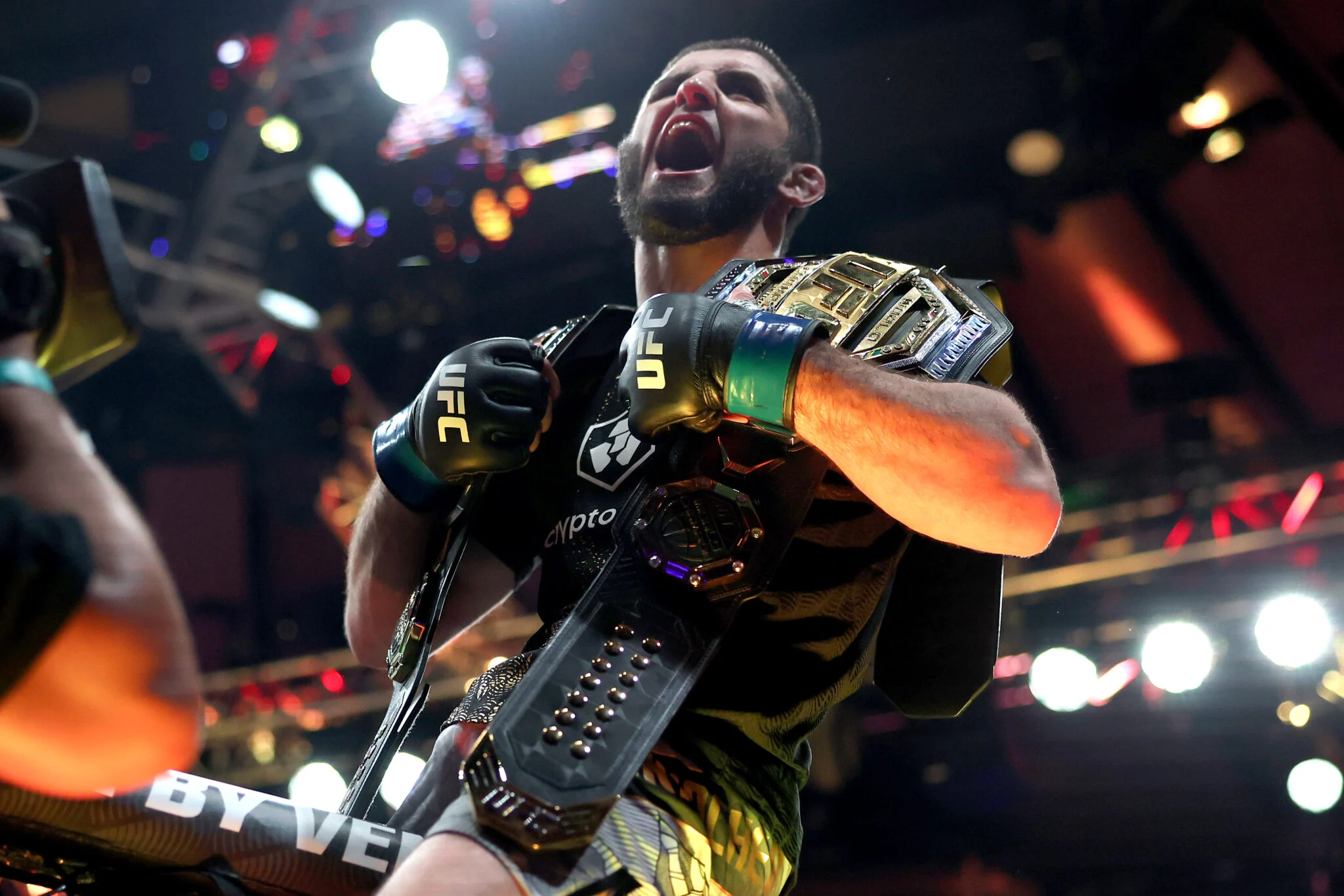 Próximo Oponente de Islam Makhachev Quase Definido: Michael Morales Anuncia Retorno em Janeiro e Abre Portas para Carlos Prates no UFC
