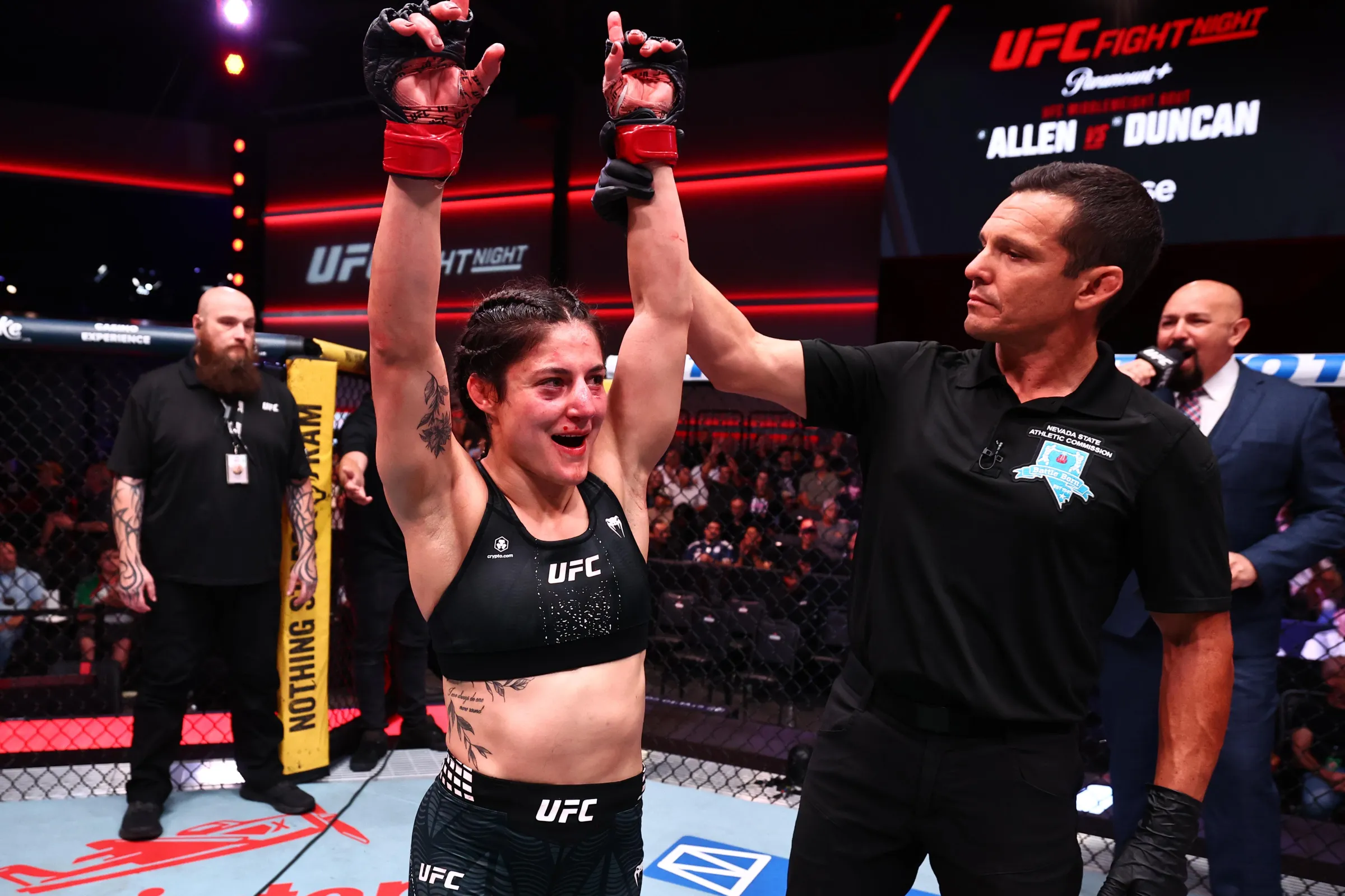 UFC Vegas 122: Loopy Godinez é hospitalizada para exames na cabeça após vitória polêmica que chocou fãs