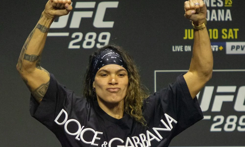 Amanda Nunes Surpreende ao Ignorar Lendas do MMA Feminino em Seu Top 4, Gerando Debate Antes de Retorno ao UFC