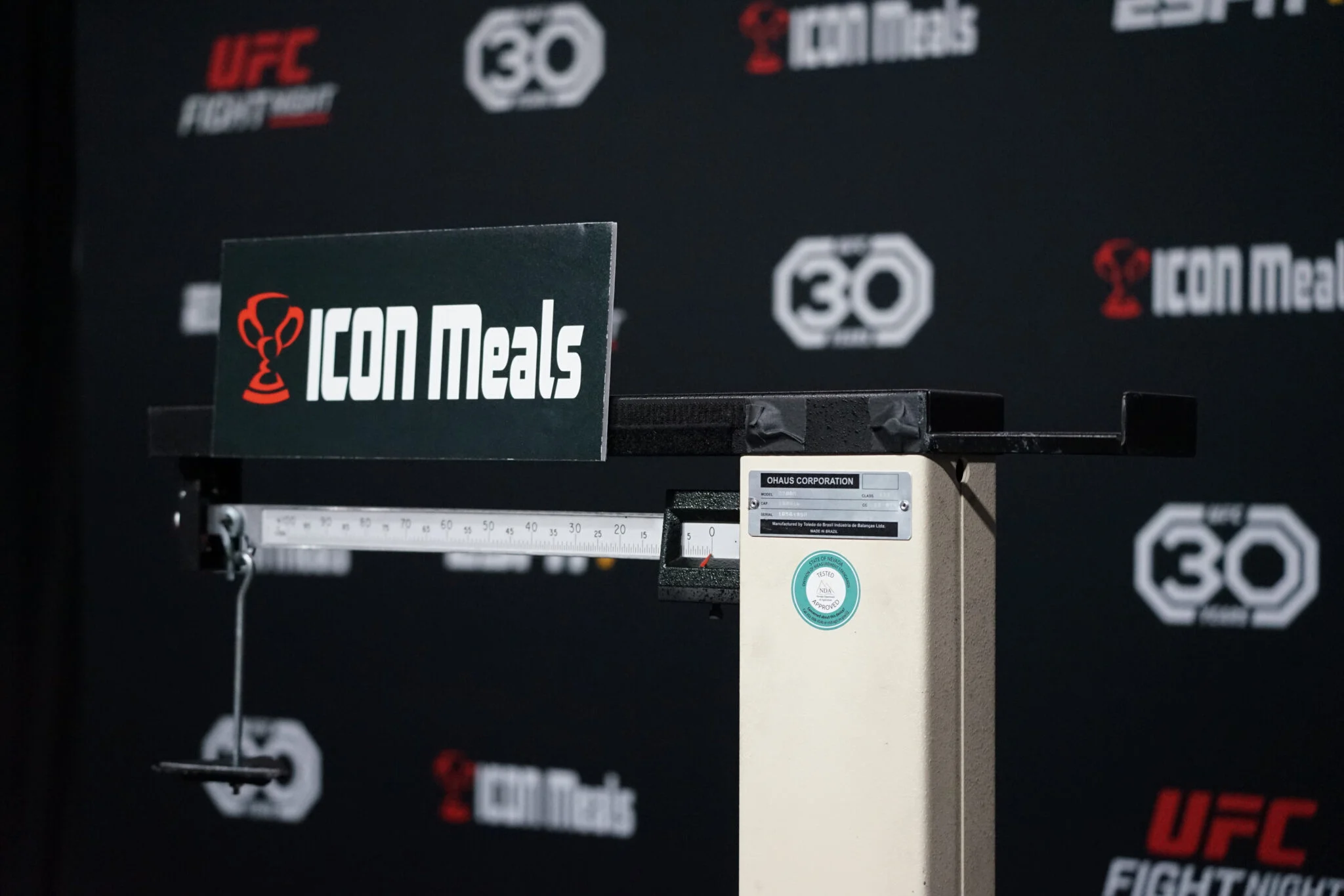 UFC 333: Luta de Nicolle Caliari e Iasmin Lucindo é mantida mesmo após falha de 2 kg na pesagem; drama em Abu Dhabi